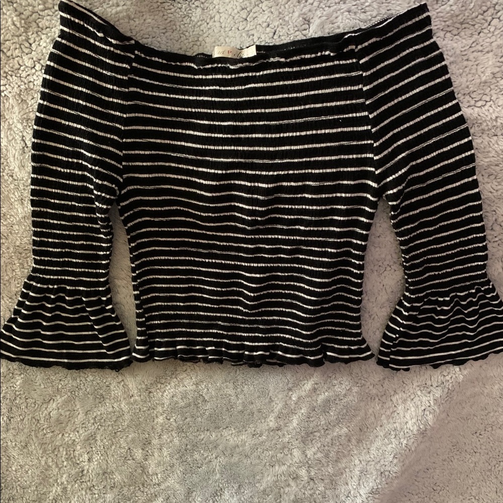 Black/ white top